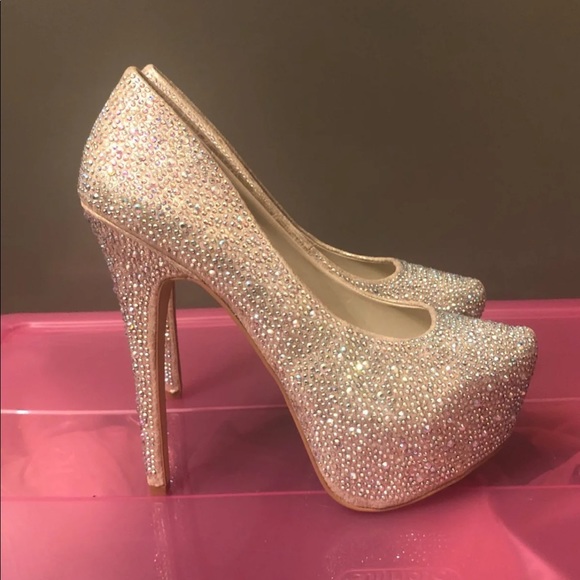 Steve Madden Shoes - Steve Madden 7.5 platform pumps Brand New